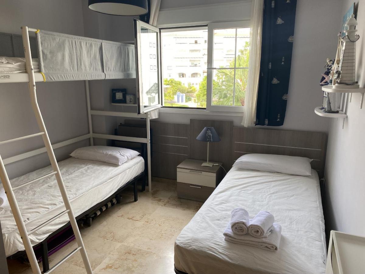 2091- Apt Close From All Amenities Manilva Kültér fotó
